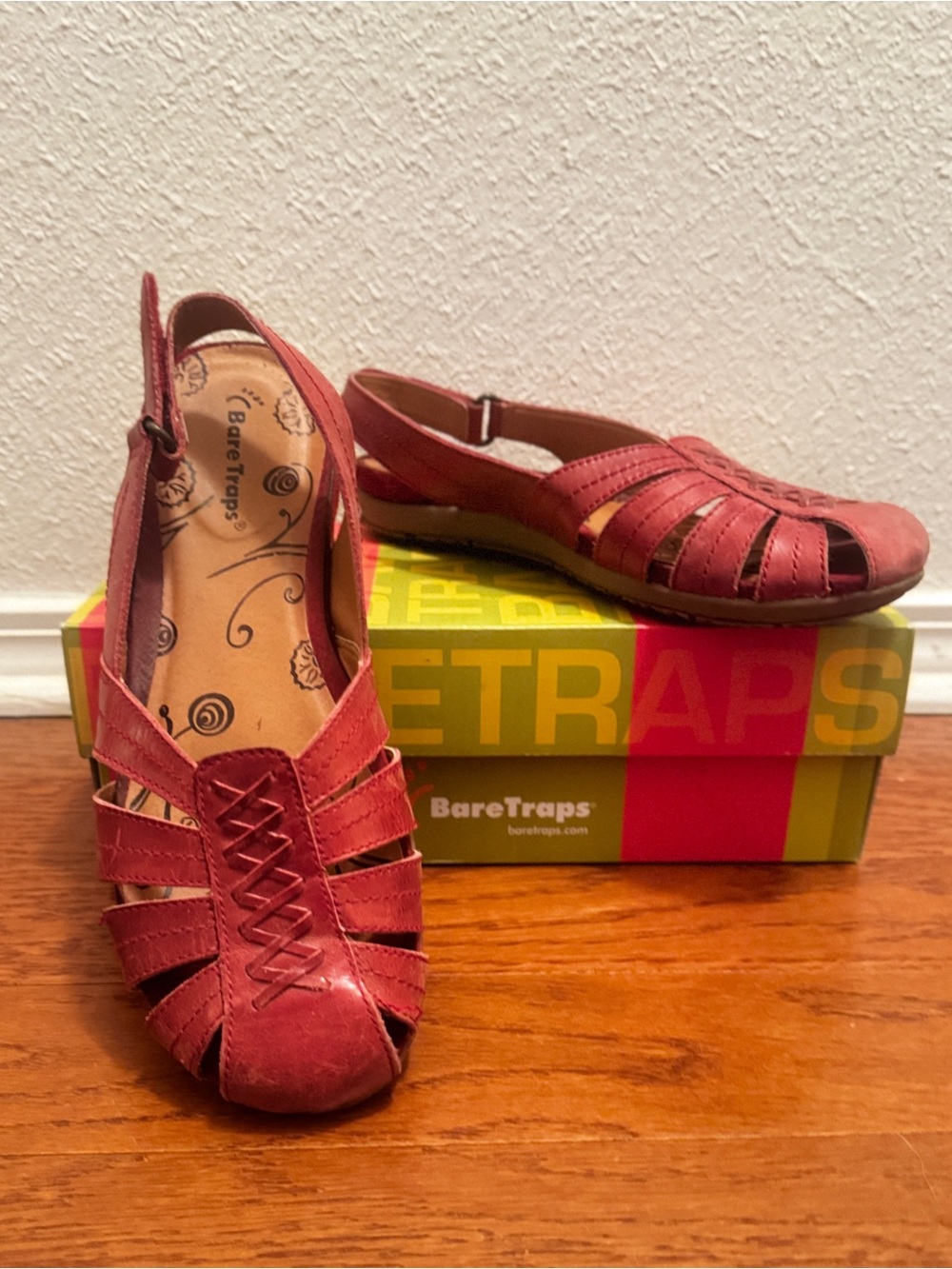 BareTraps Ready Red Leather Slingback Sandal Flats Huarache Woven Comfort 9M